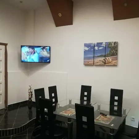 Tiszavirag Panoramahaz Апартаменты Сегед